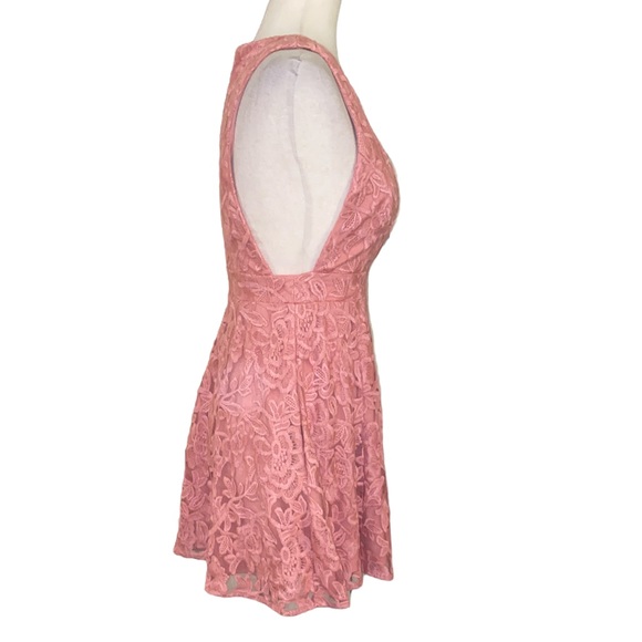 NBD Revolve Faith Pastel Blush Pink Floral Lace Plunge Neck Mini Dress - XS - Picture 7 of 14